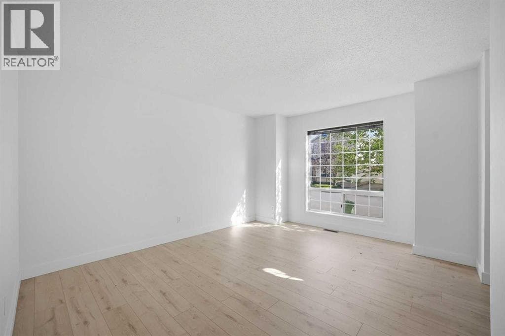 11 Coventry Lane NE property photo 4