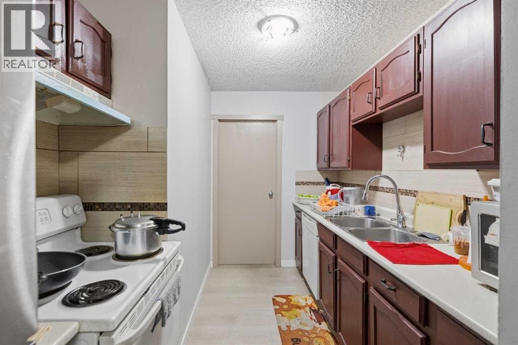 7, 3911 1 Street NE property photo 8