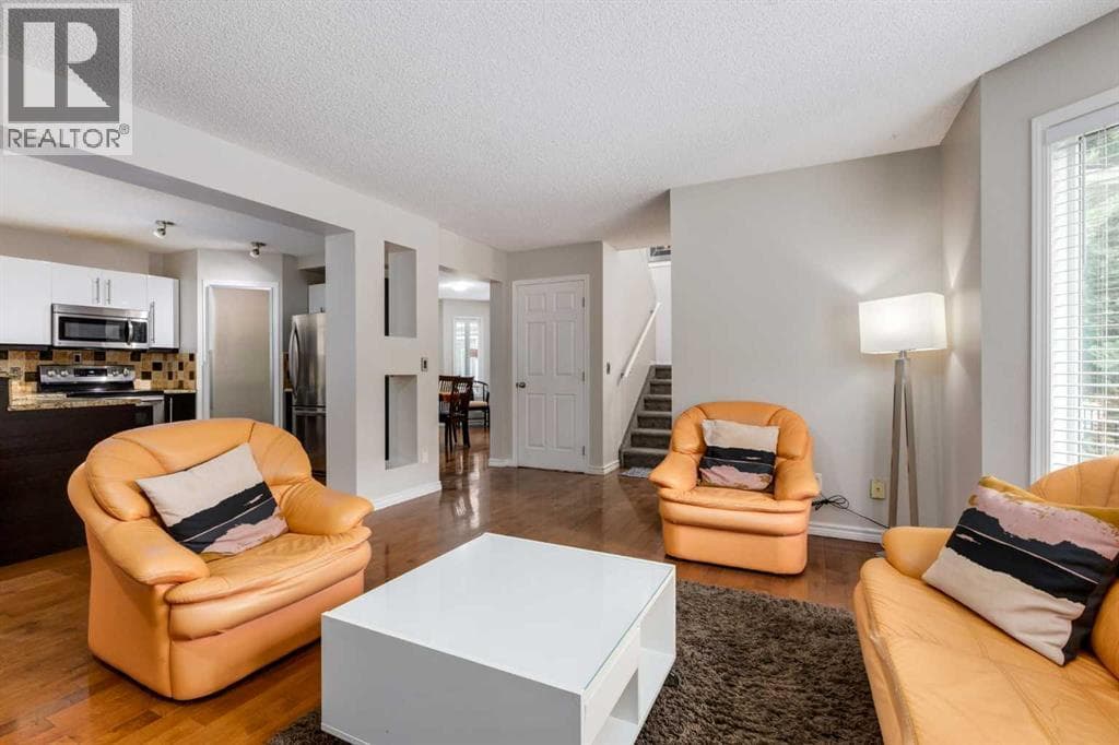 8, 2132 35 Avenue SW property photo 8