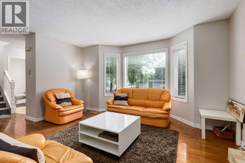 8, 2132 35 Avenue SW property photo 7