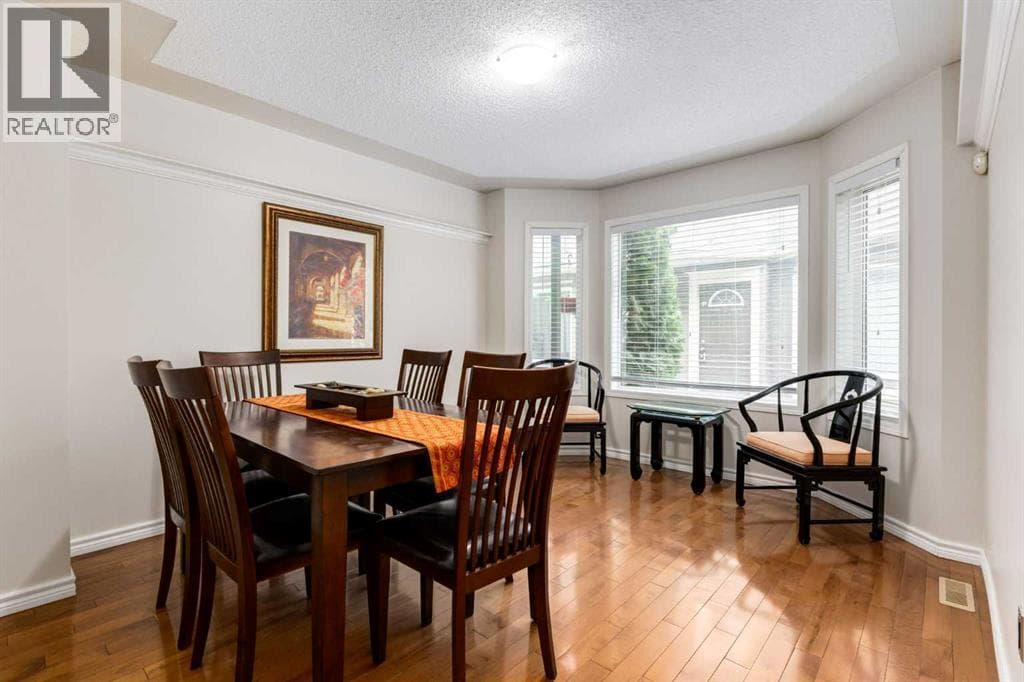 8, 2132 35 Avenue SW property photo 11