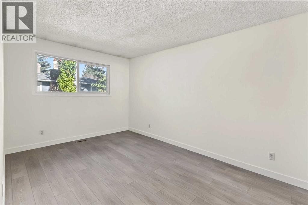 11, 5315 53 Avenue NW property photo 14