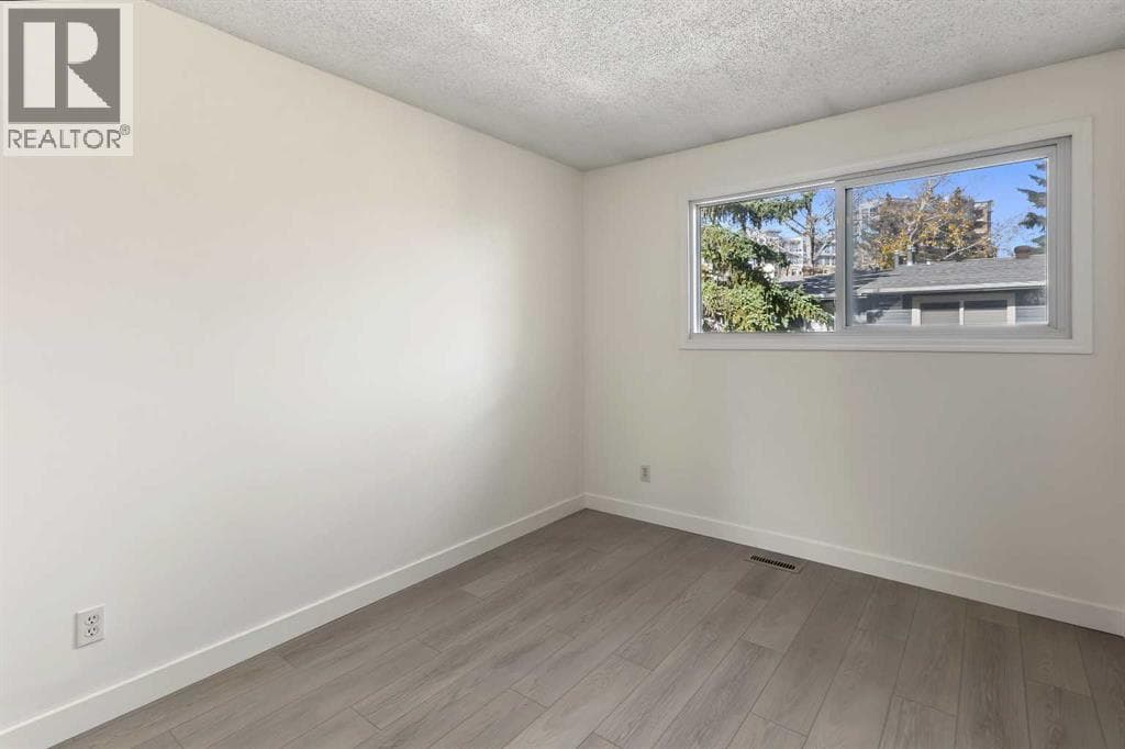 11, 5315 53 Avenue NW property photo 16