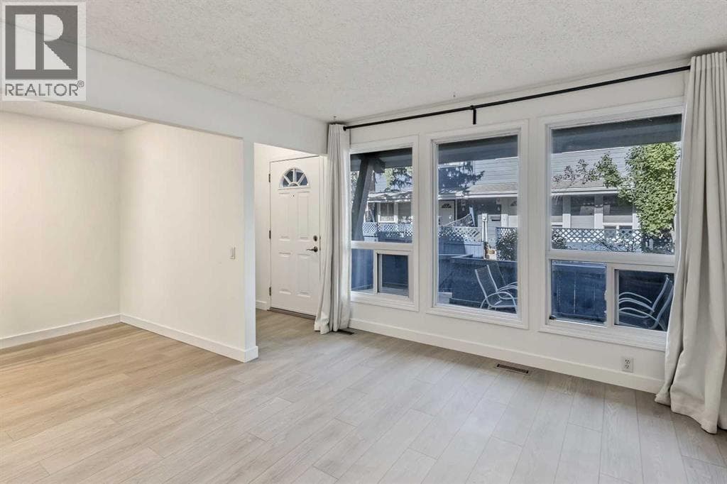 11, 5315 53 Avenue NW property photo 6
