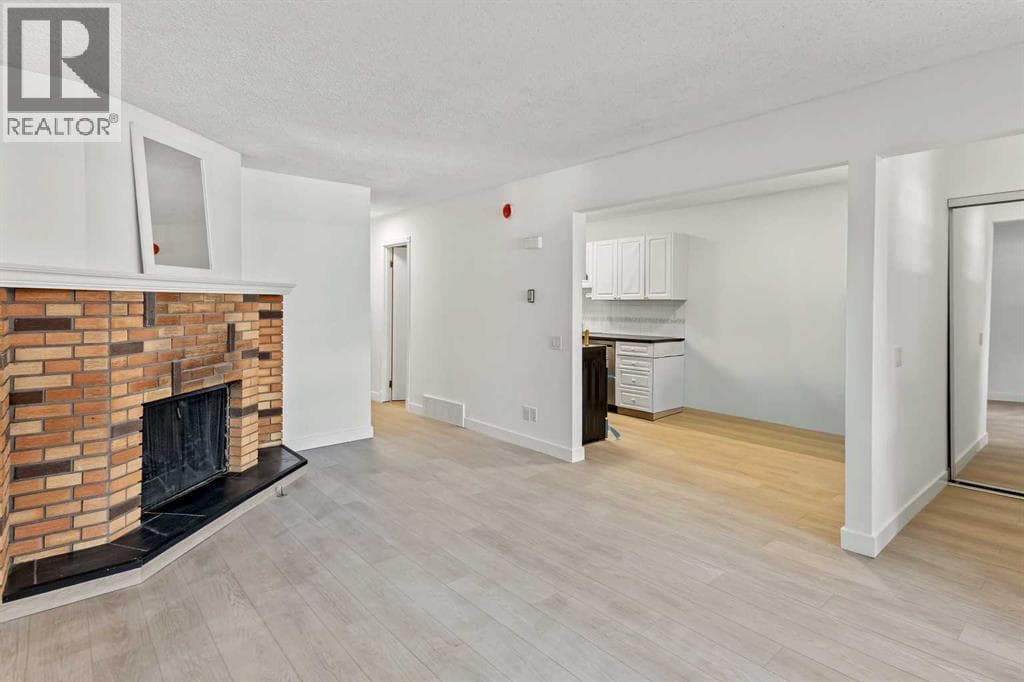 11, 5315 53 Avenue NW property photo 7
