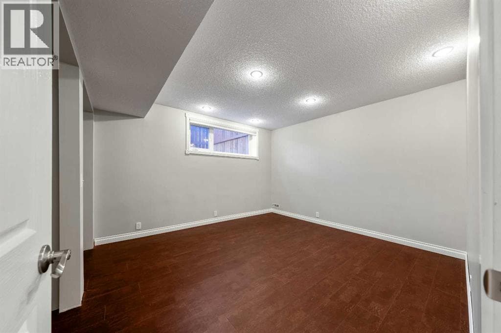 224 Varsity Crescent NW property photo 39
