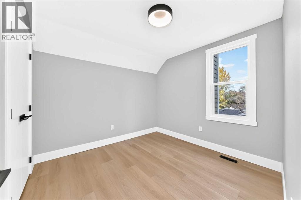 3715 14A Street SW property photo 27