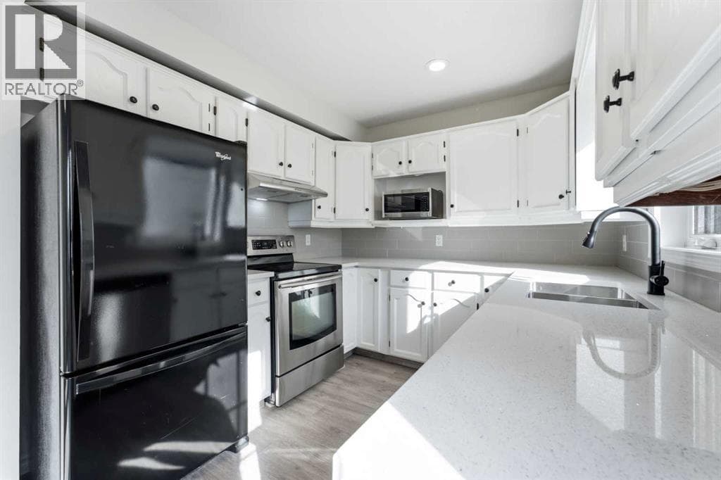 2, 2132 35 Avenue SW property photo 11