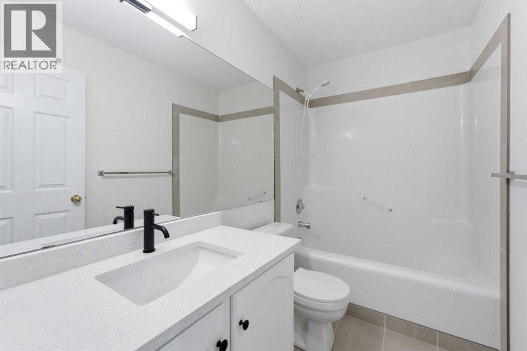 2, 2132 35 Avenue SW property photo 23