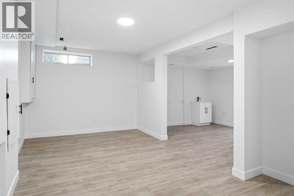 2, 2132 35 Avenue SW property photo 27