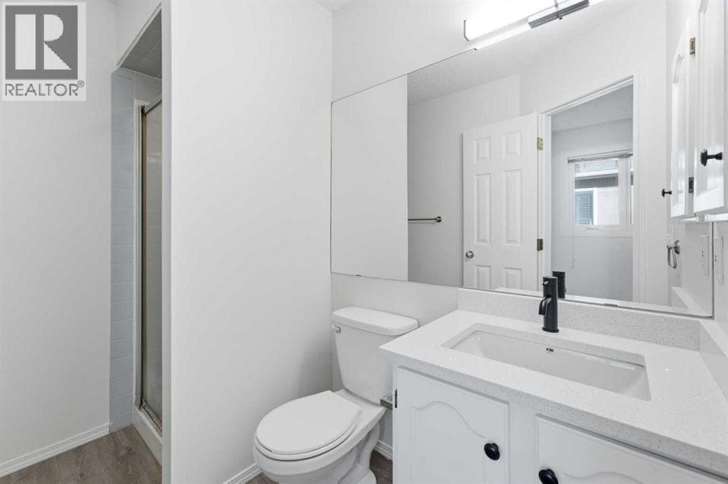 2, 2132 35 Avenue SW property photo 20