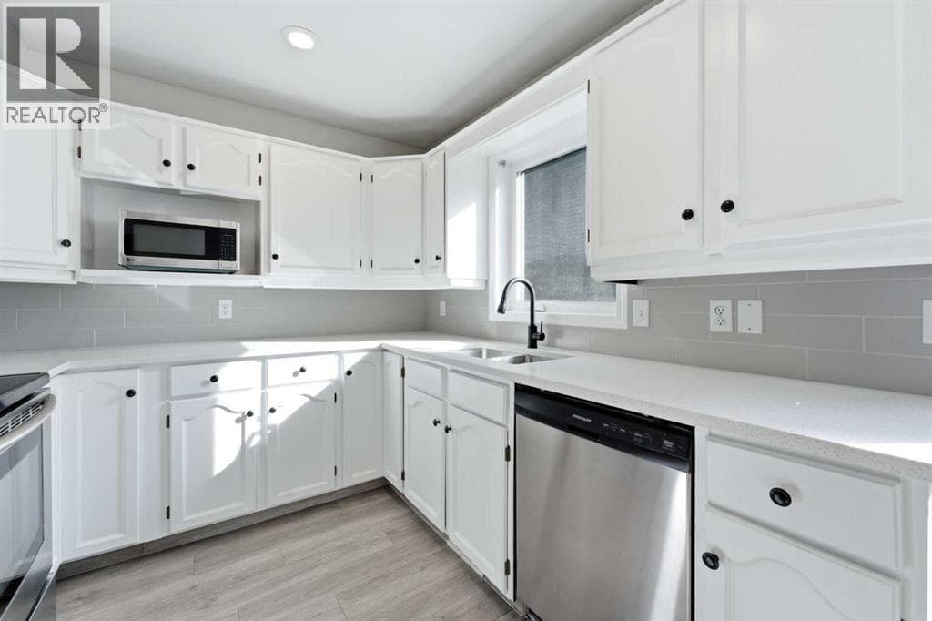 2, 2132 35 Avenue SW property photo 13