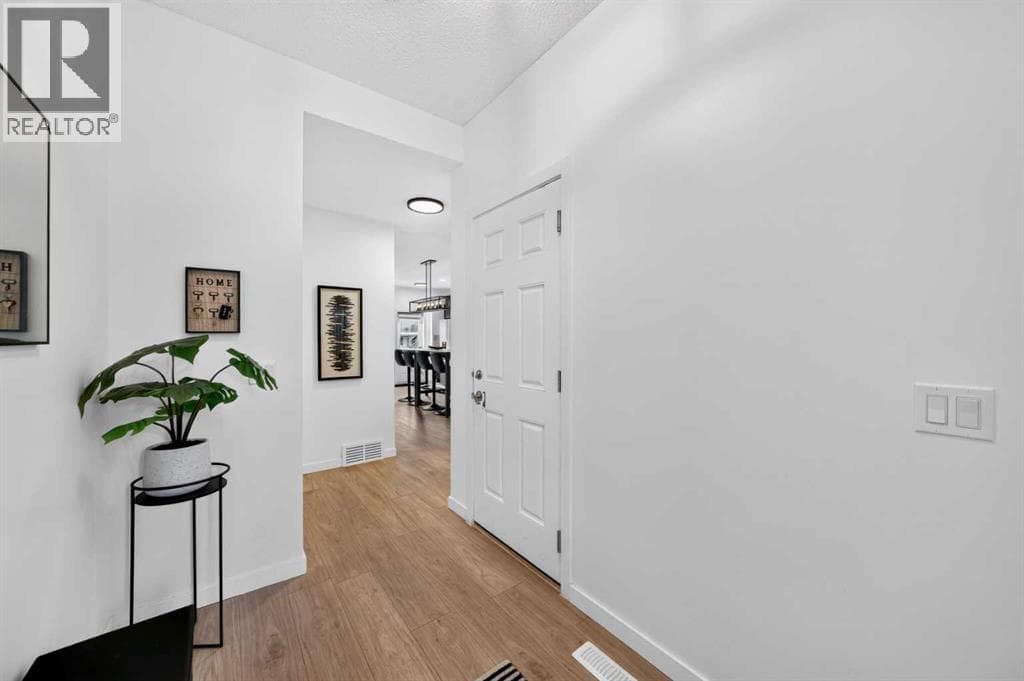 52 Evansborough Way NW property photo 5