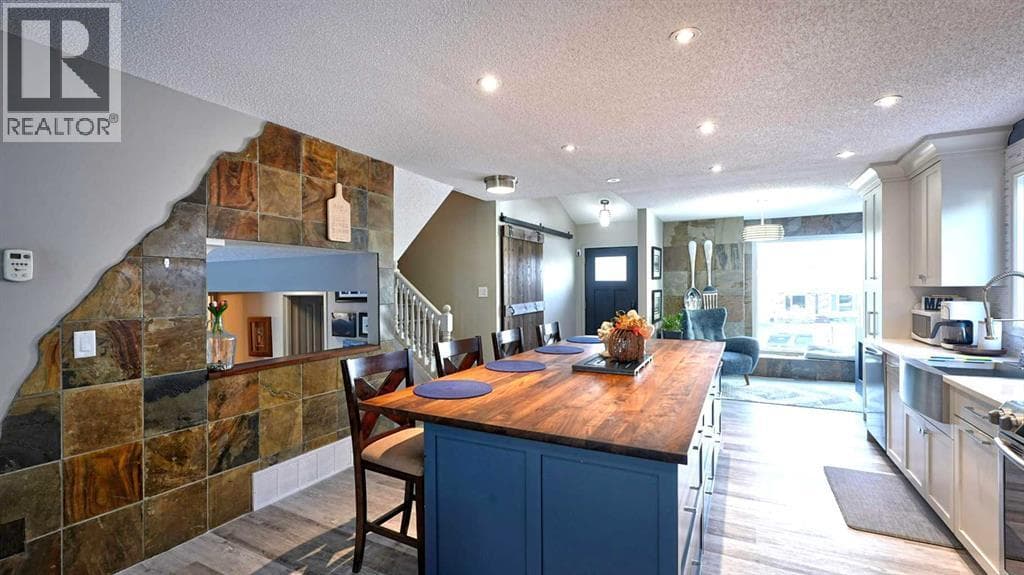 331 Woodbine Boulevard SW property photo 9