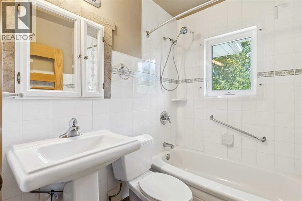 5428 Centre A Street NE property photo 19