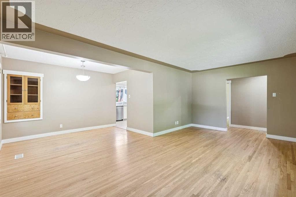 5428 Centre A Street NE property photo 7
