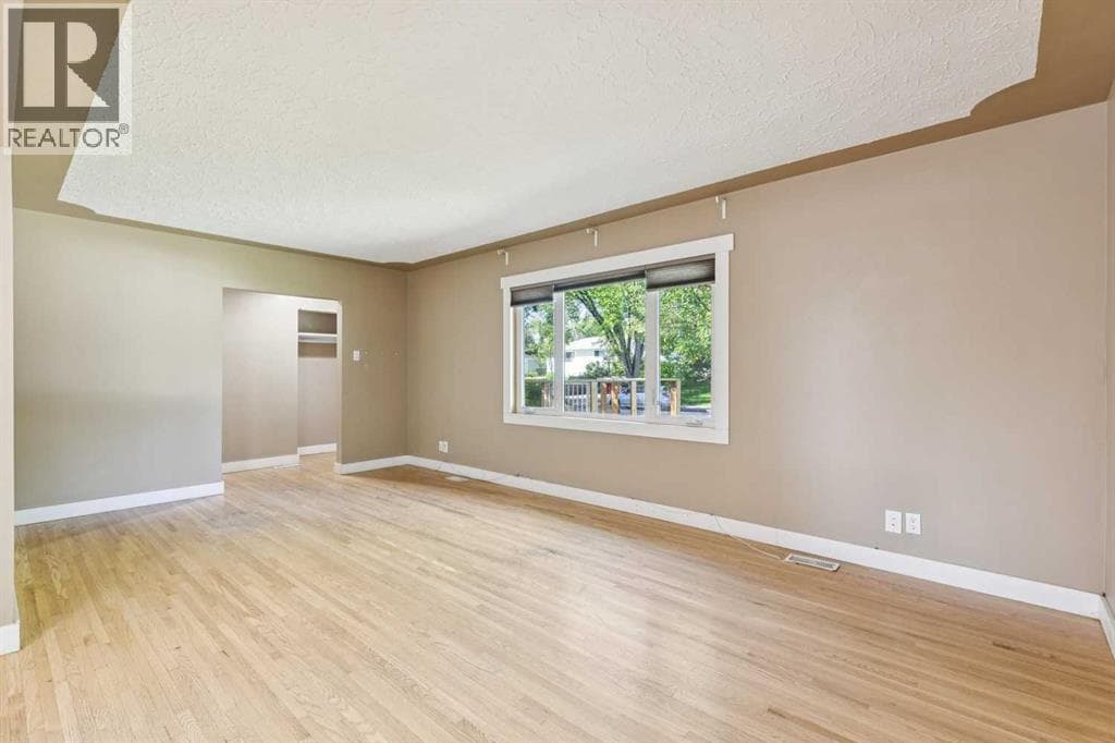 5428 Centre A Street NE property photo 6