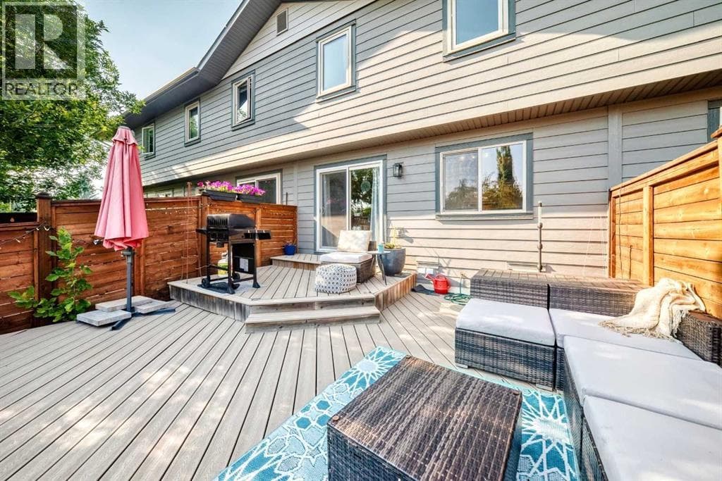 6, 64 woodacres Crescent SW property photo 17