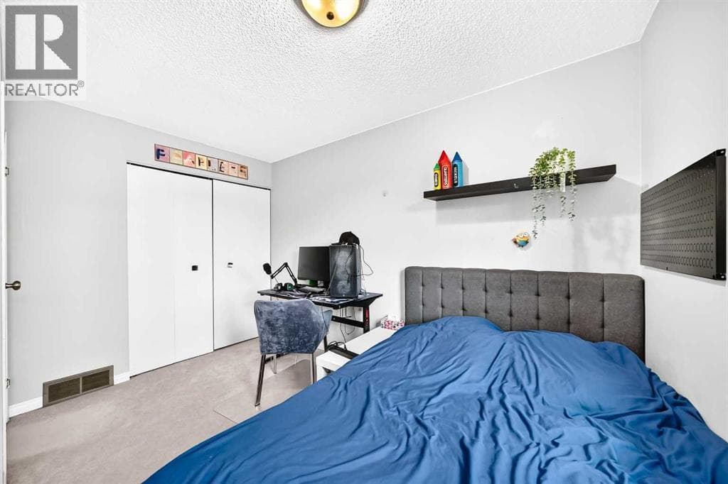 6, 64 woodacres Crescent SW property photo 27