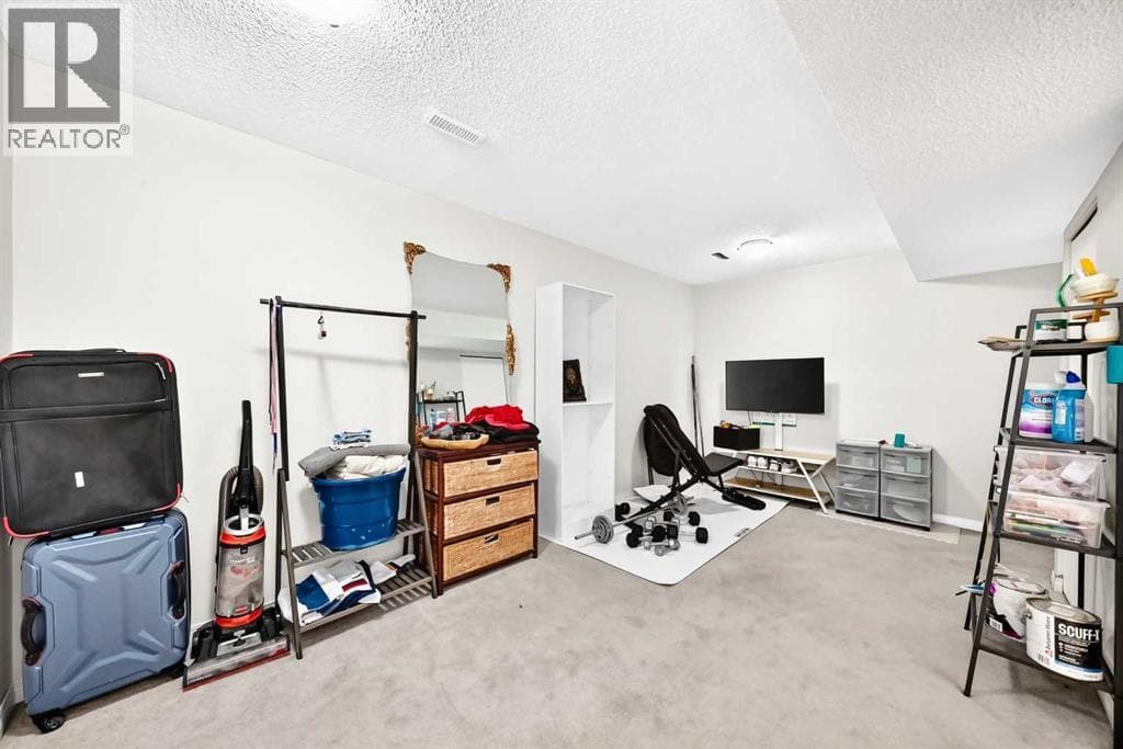 6, 64 woodacres Crescent SW property photo 32