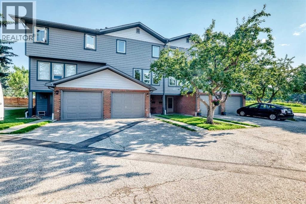6, 64 woodacres Crescent SW property photo 4