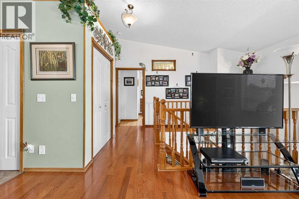 218 Coventry Close NE property photo 17
