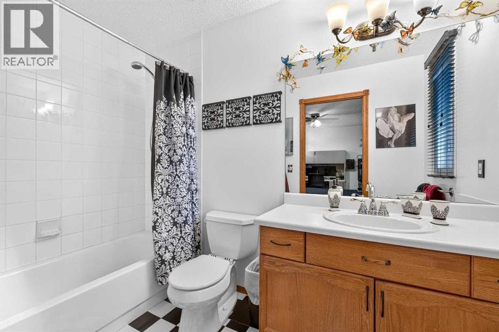 218 Coventry Close NE property photo 20