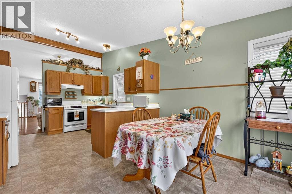 218 Coventry Close NE property photo 15