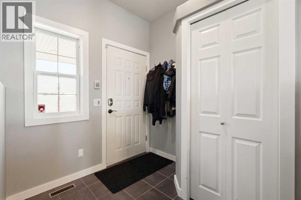 310 Coventry Road NE property photo 5