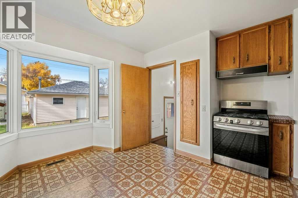 5607 Buckthorn Road NW property photo 8