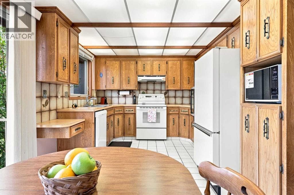 1148 Edgemont Road NW property photo 12