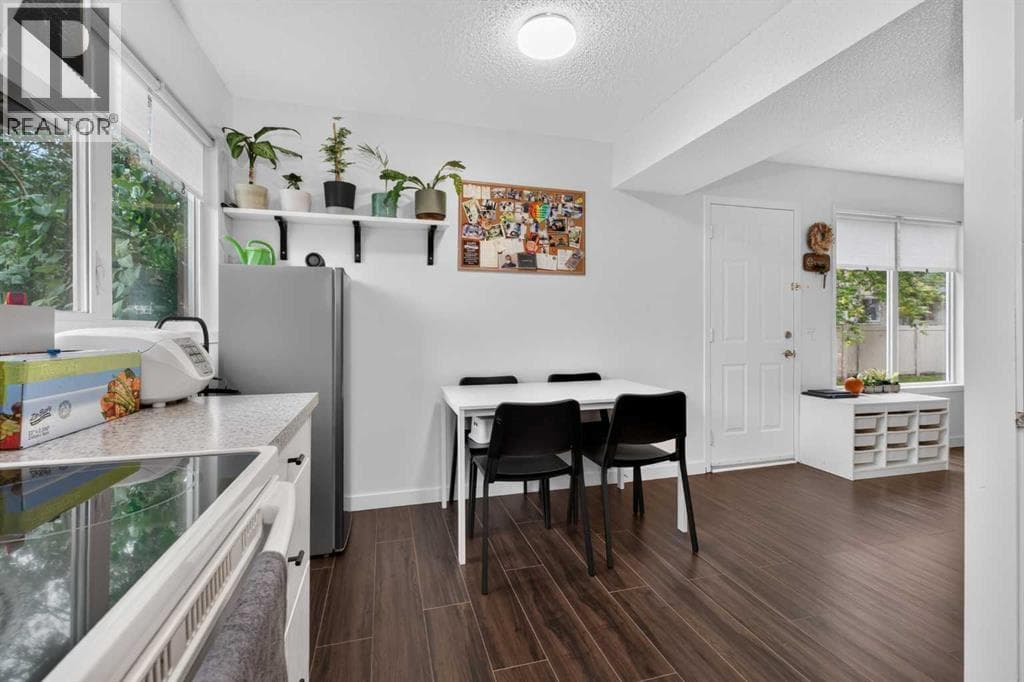 442, 406 Blackthorn Road NE property photo 14