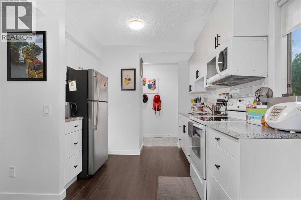 442, 406 Blackthorn Road NE property photo 15