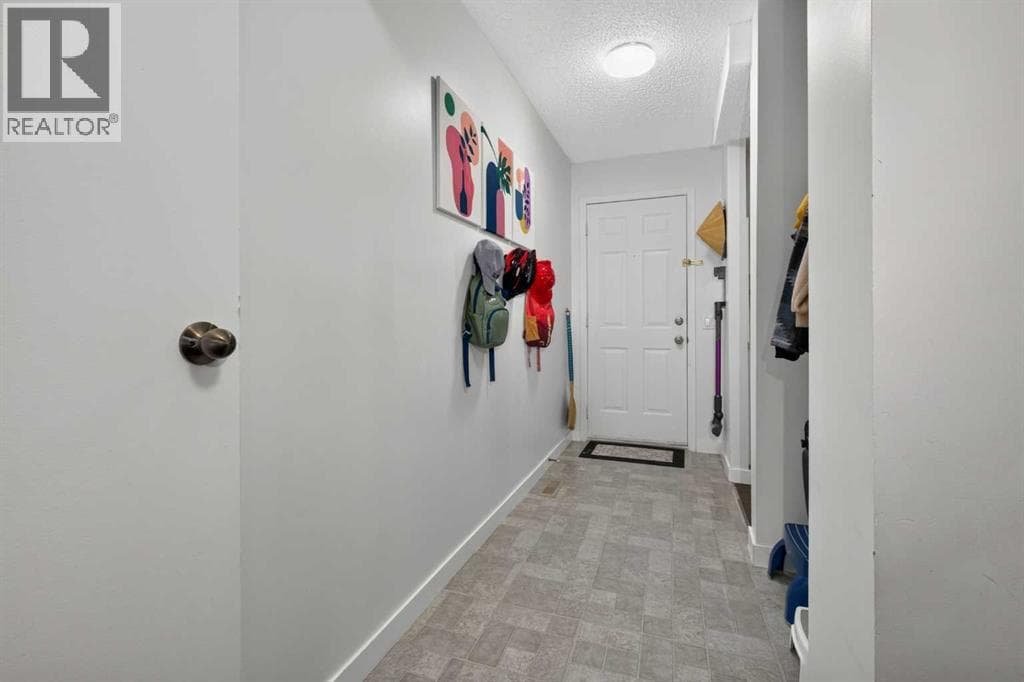 442, 406 Blackthorn Road NE property photo 18