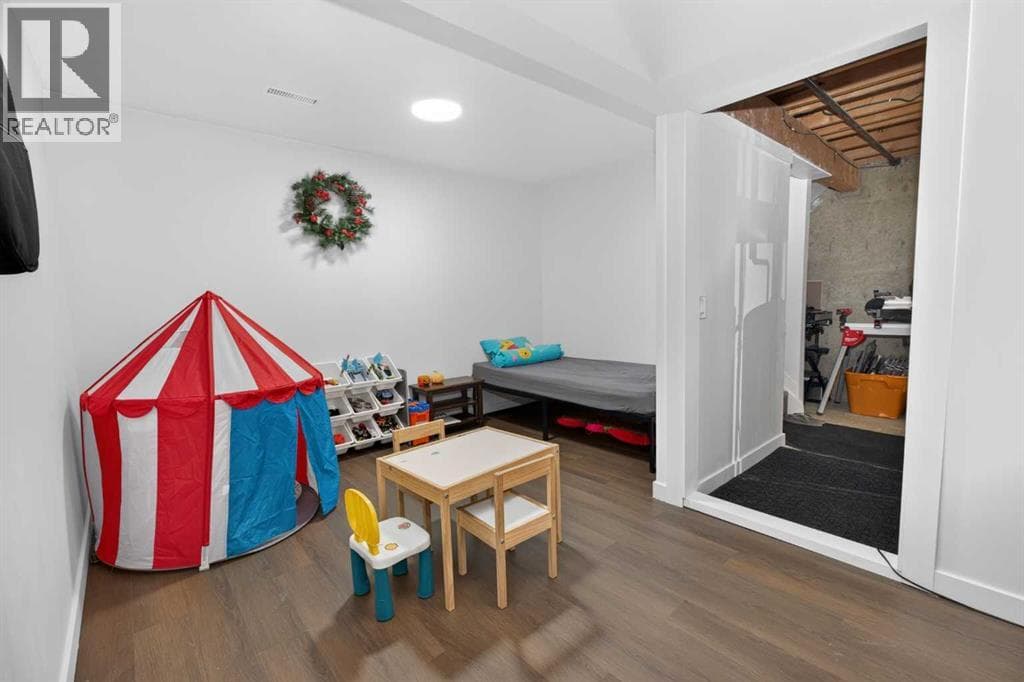 442, 406 Blackthorn Road NE property photo 29