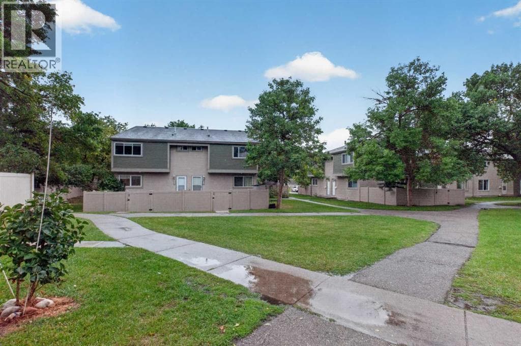 442, 406 Blackthorn Road NE property photo 38