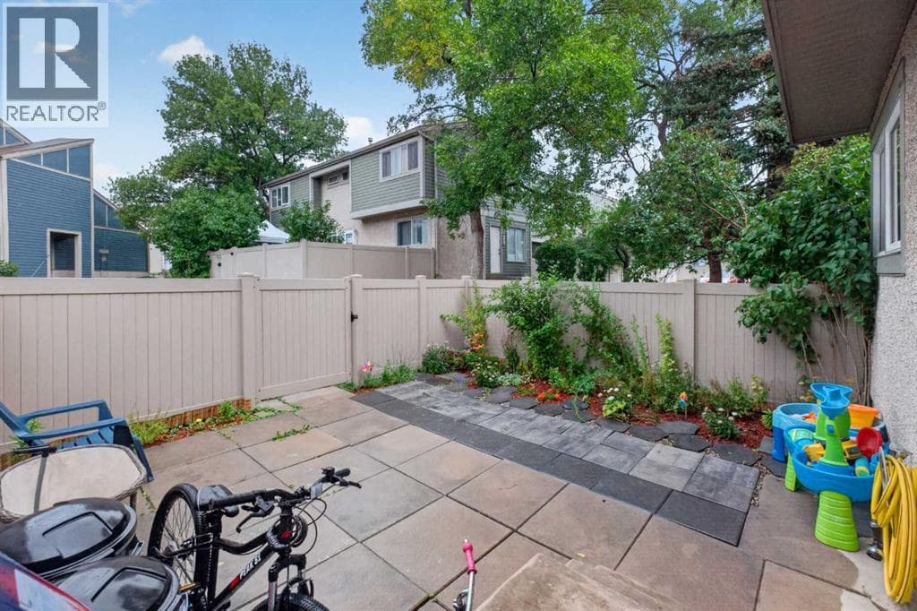 442, 406 Blackthorn Road NE property photo 39
