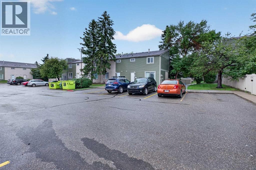 442, 406 Blackthorn Road NE property photo 41
