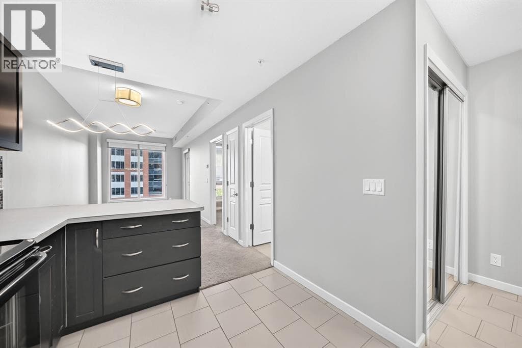 401, 1320 1 Street SE property photo 6
