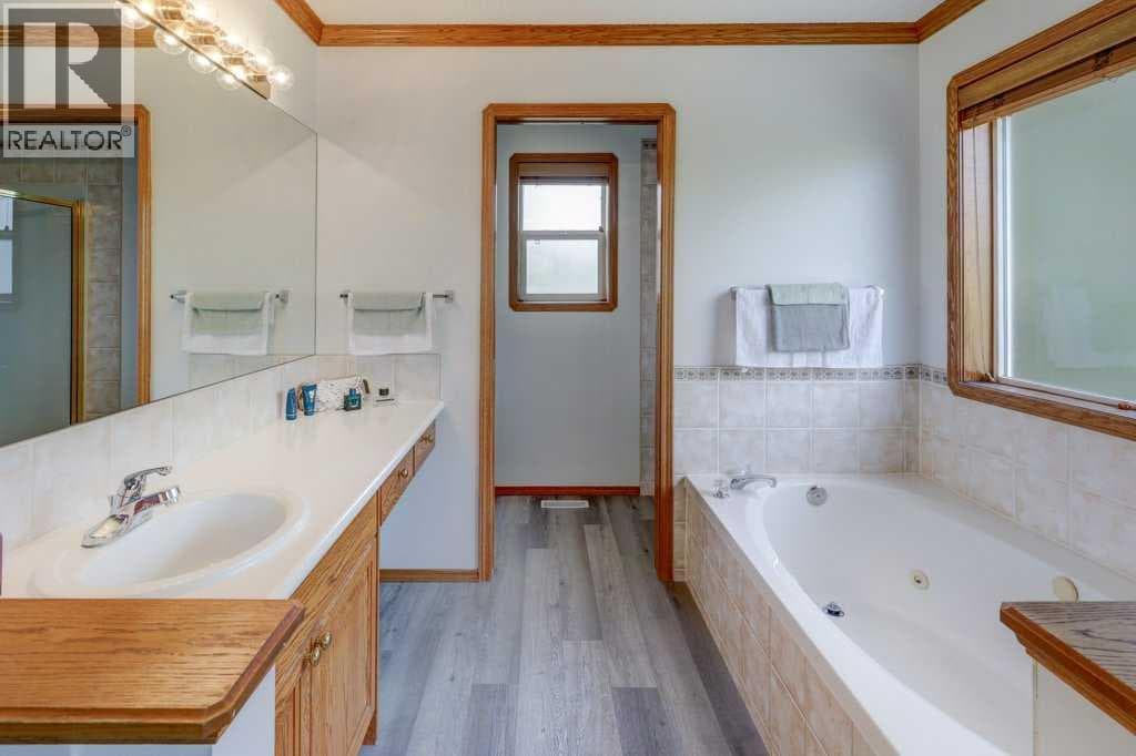 182 Harvest Creek Close NE property photo 16