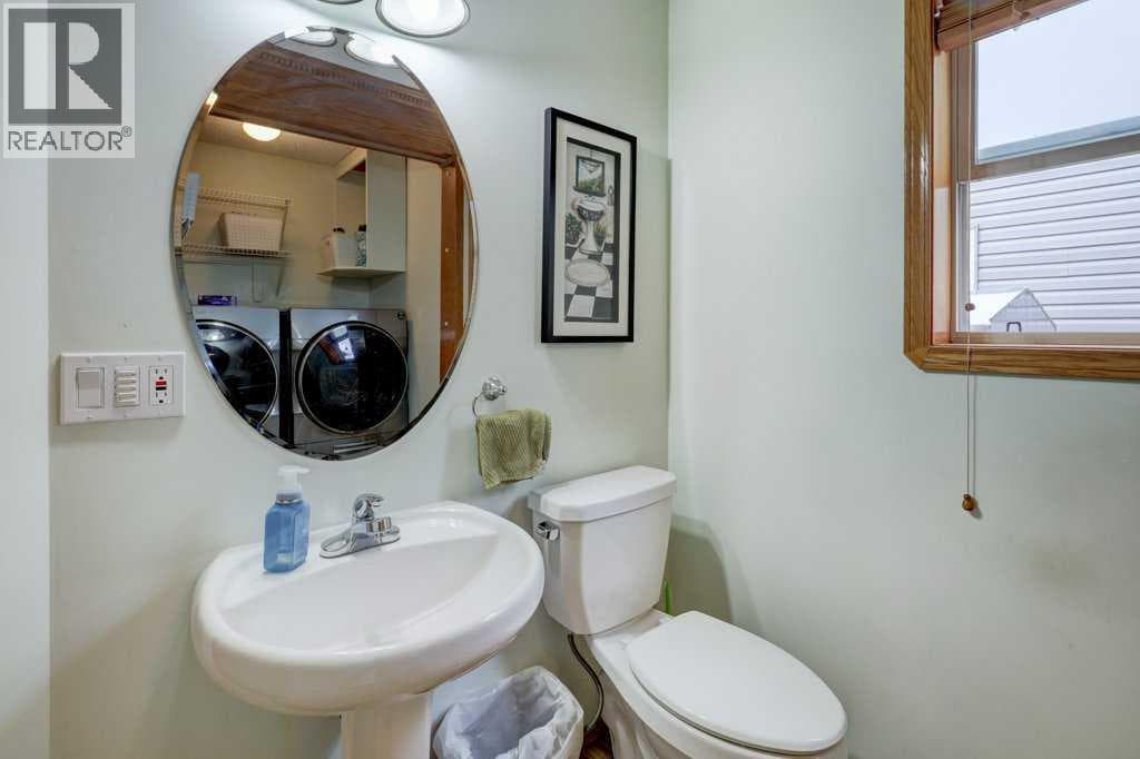 182 Harvest Creek Close NE property photo 23