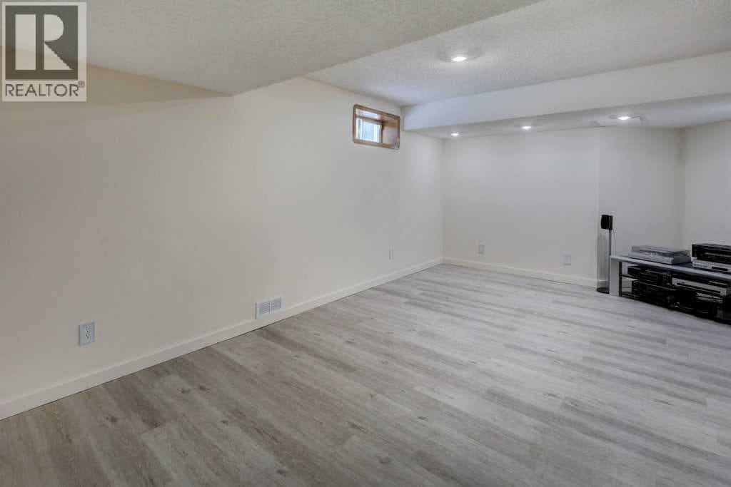 182 Harvest Creek Close NE property photo 26