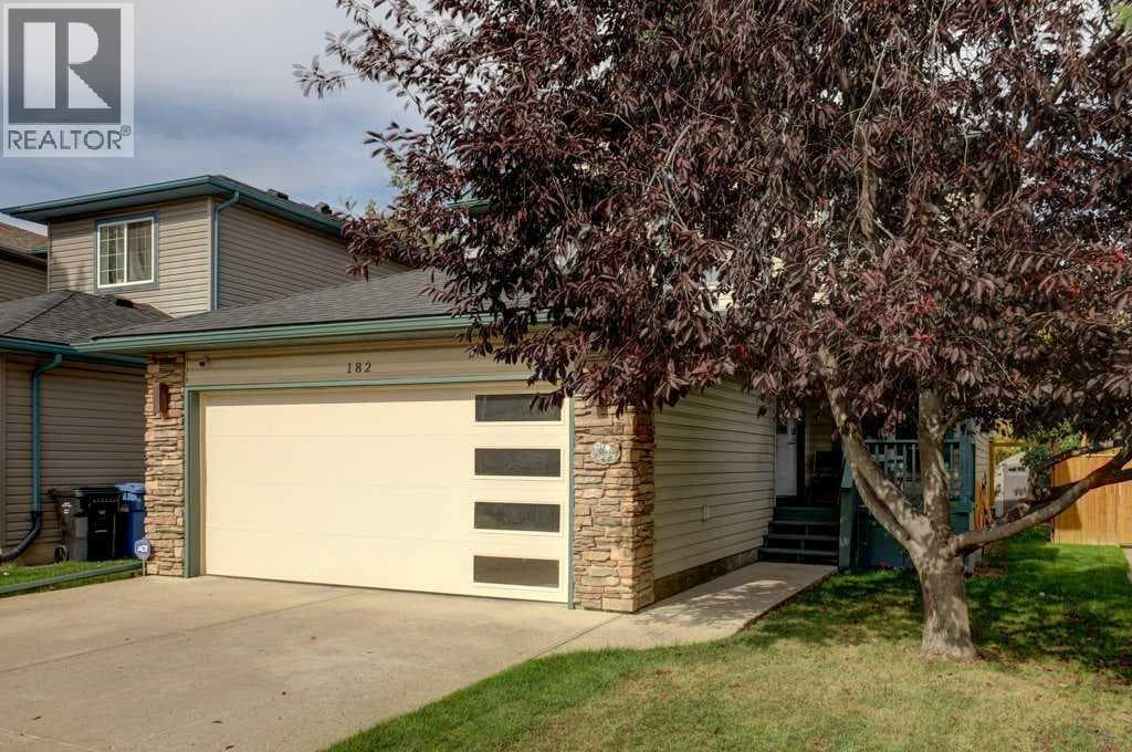 182 Harvest Creek Close NE property photo 2