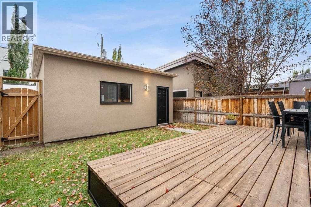 1937 44 Avenue SW property photo 30