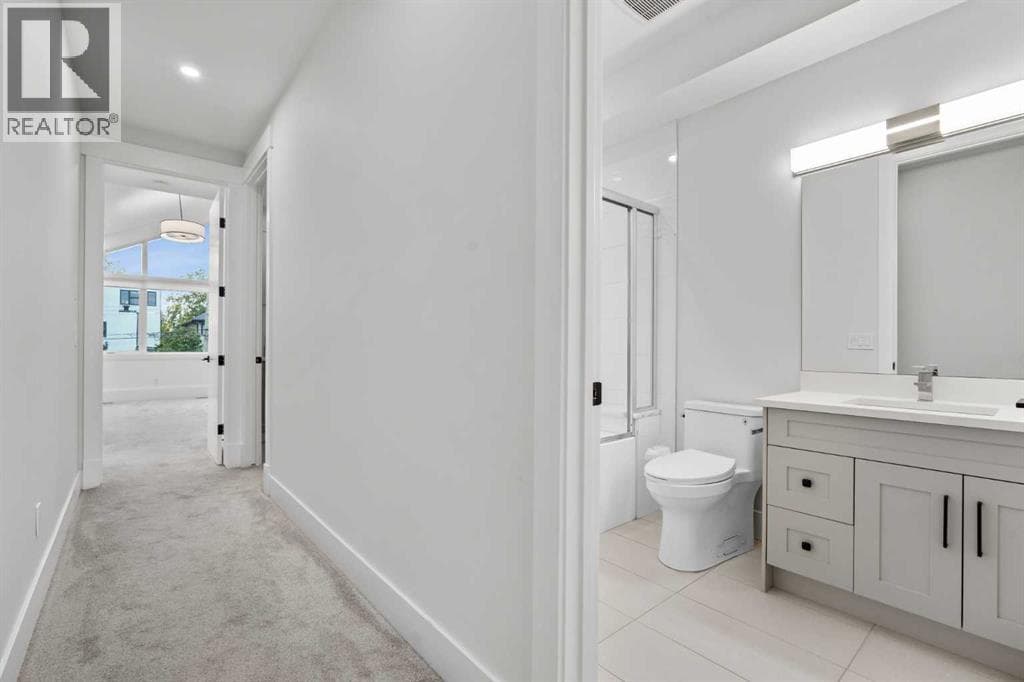 1937 44 Avenue SW property photo 16
