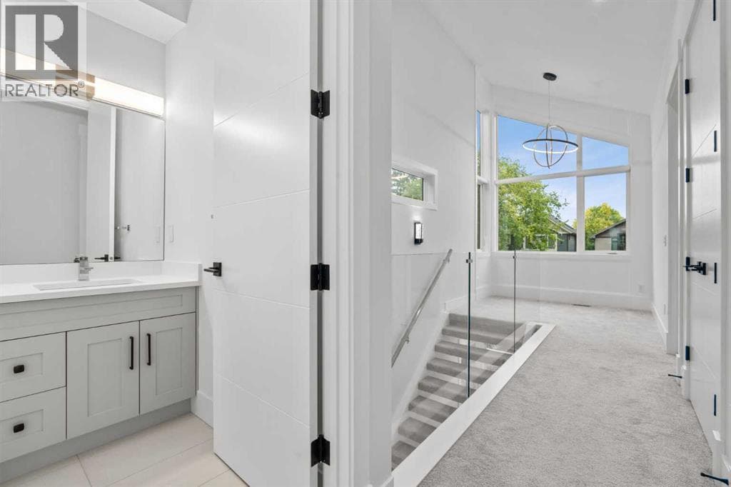 1937 44 Avenue SW property photo 14