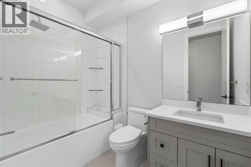 1937 44 Avenue SW property photo 15