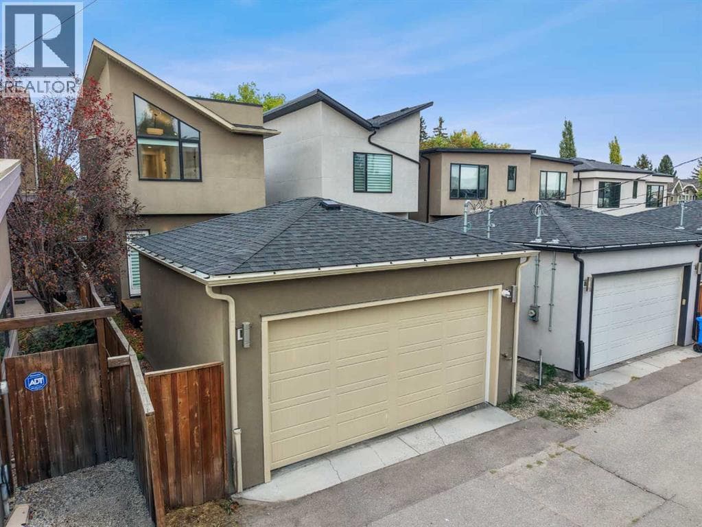1937 44 Avenue SW property photo 31