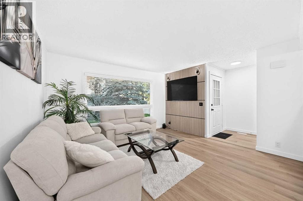 135 Woodsman Lane SW property photo 2