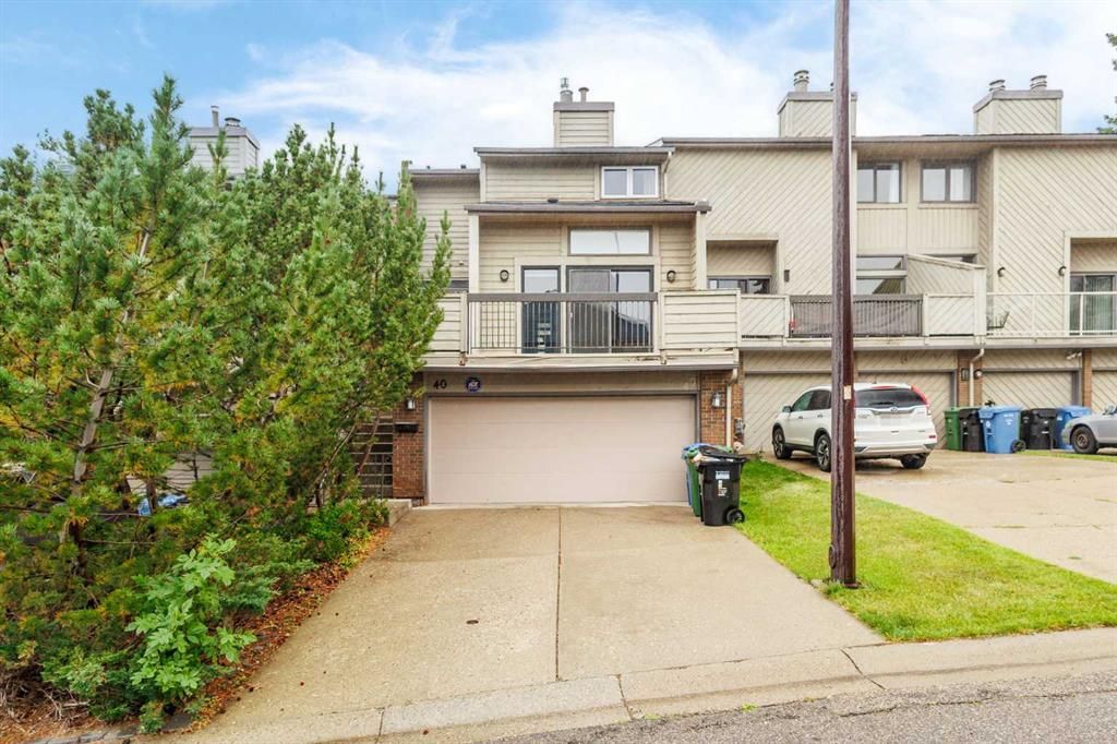 New property listed in Edgemont, Calgary